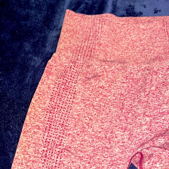 Pink spotted leggings! - Picture 2 of 3